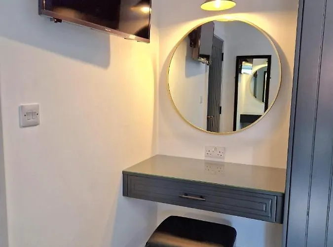 Wesley Chapel- Cyanacottages * ウィットビー