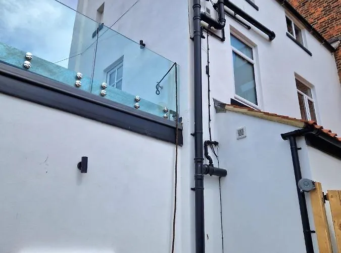 Wesley Chapel- Cyanacottages 別荘 ウィットビー