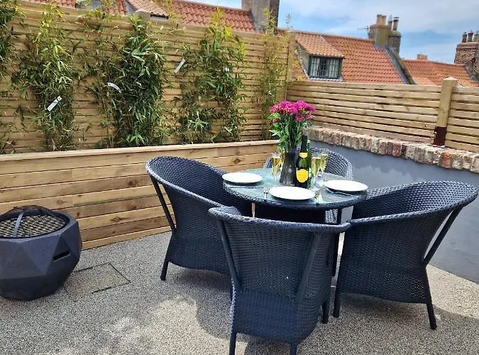 Wesley Chapel- Cyanacottages * ウィットビー