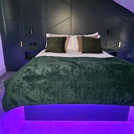 Wesley Chapel- Cyanacottages * Whitby